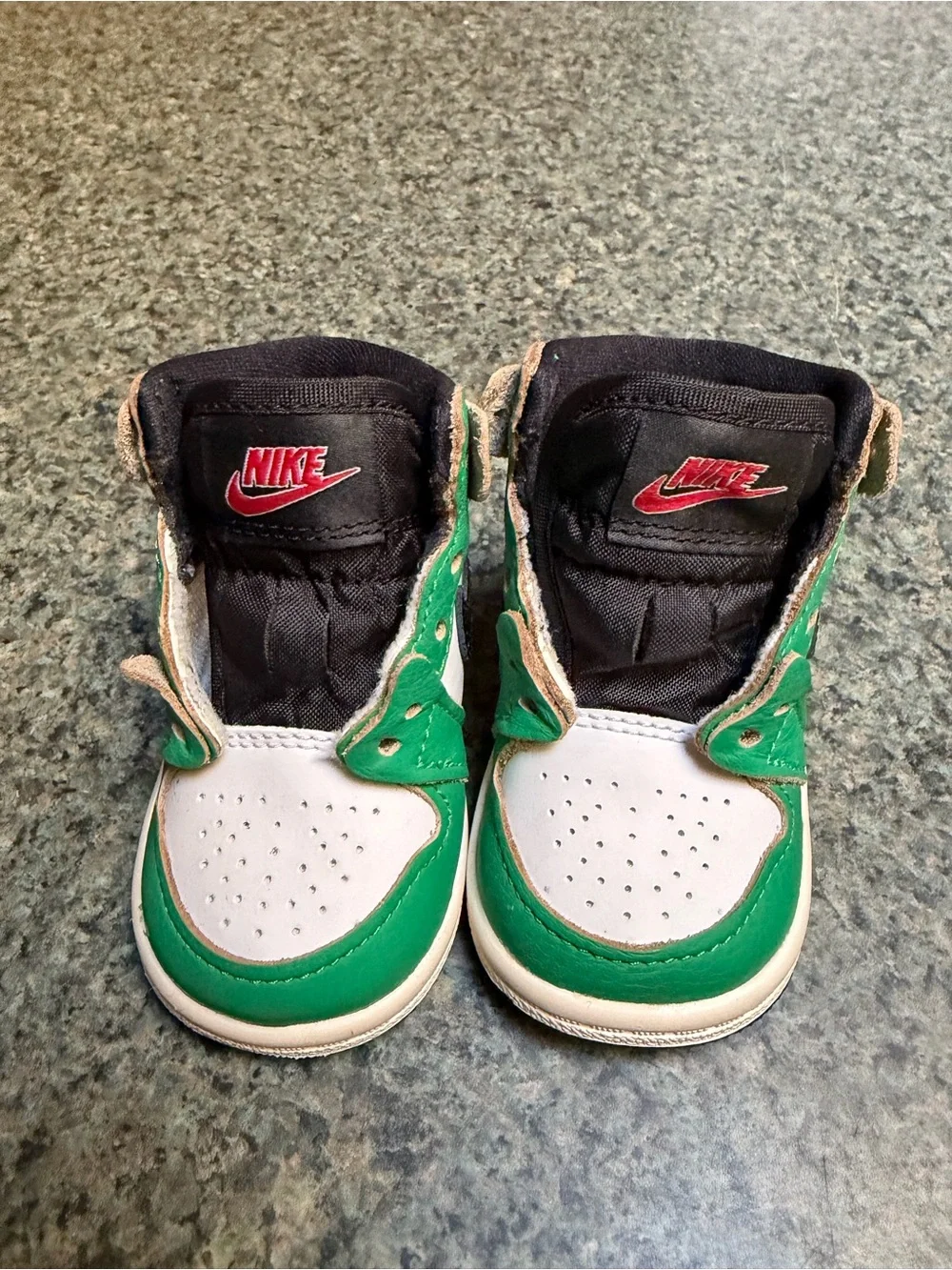 Nike Jordan 1 Retro High OG Lucky Green Size 2 infant. No laces